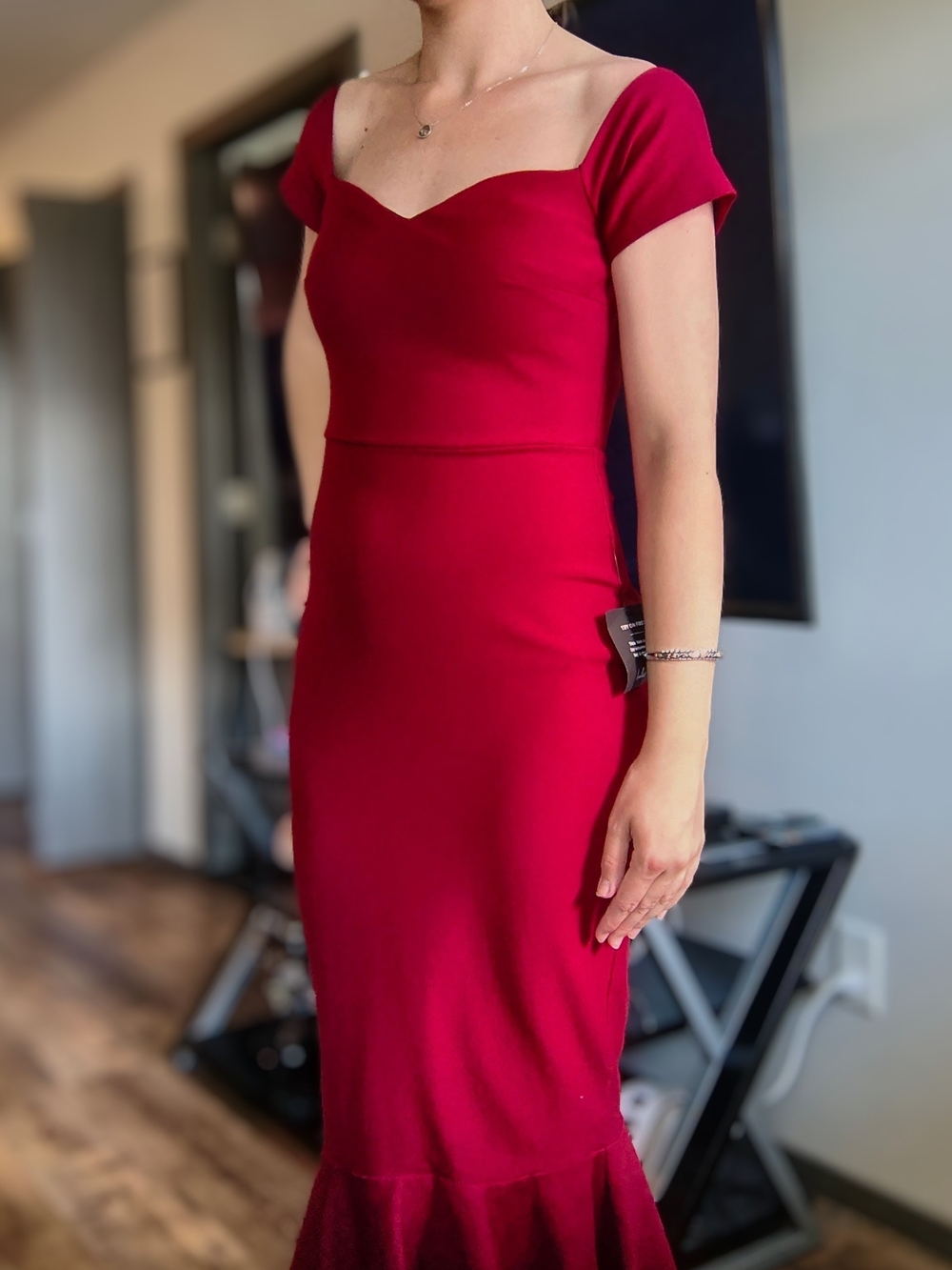 Elegant Red Cap-Sleeve Mermaid Dress